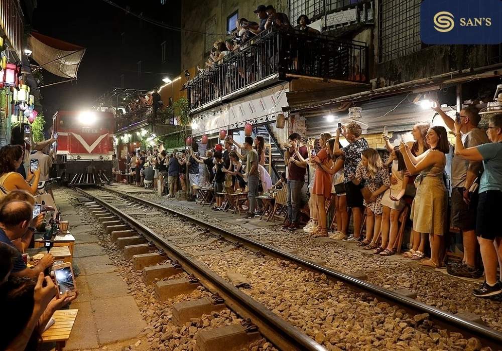 Hanoi Train Street at night