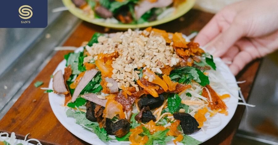 Nộm bò khô (Dried Beef Salad) near Hoan Kiem Lake