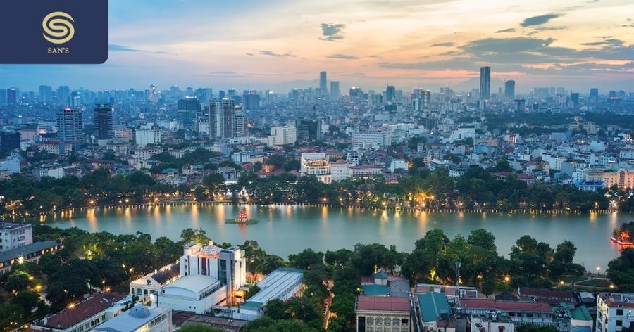 Panoramic view of Hoan Kiem Lake