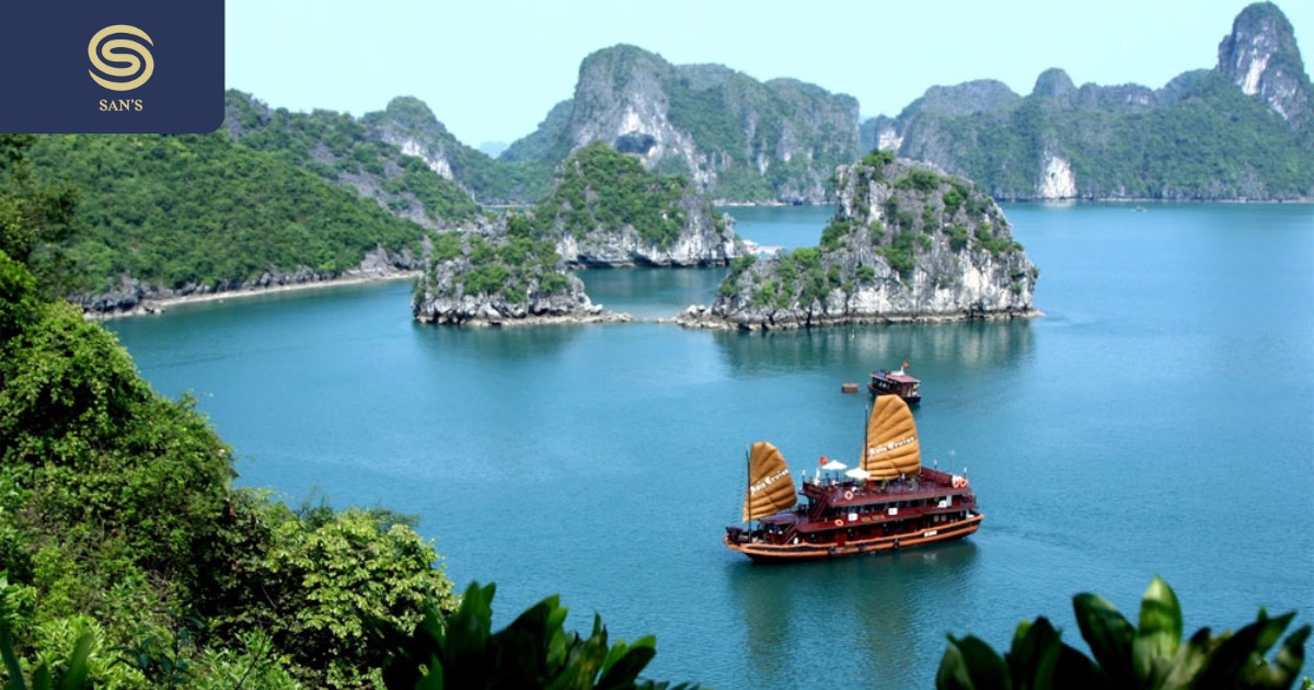 A Tale of Two Destinations: Hanoi and Halong Bay