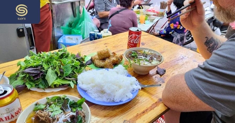 Bun Cha Dac Kim on Hoàng Ngọc Phách Street