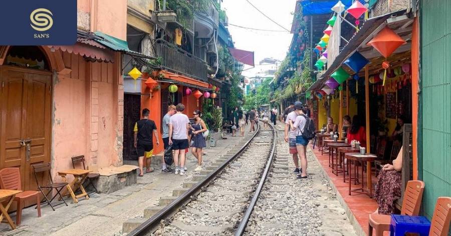 Phung Hung Railway Street