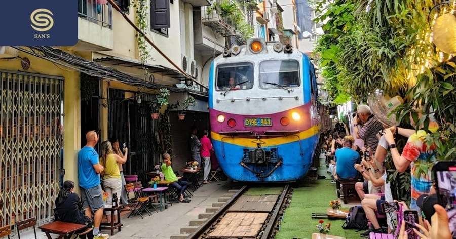 Phung Hung Train Street