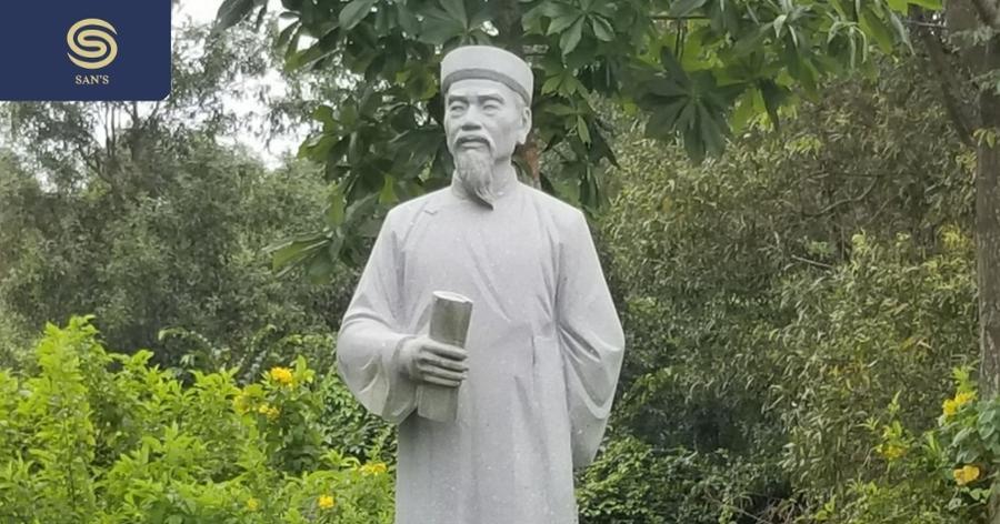 Nguyen Dinh Chieu statue