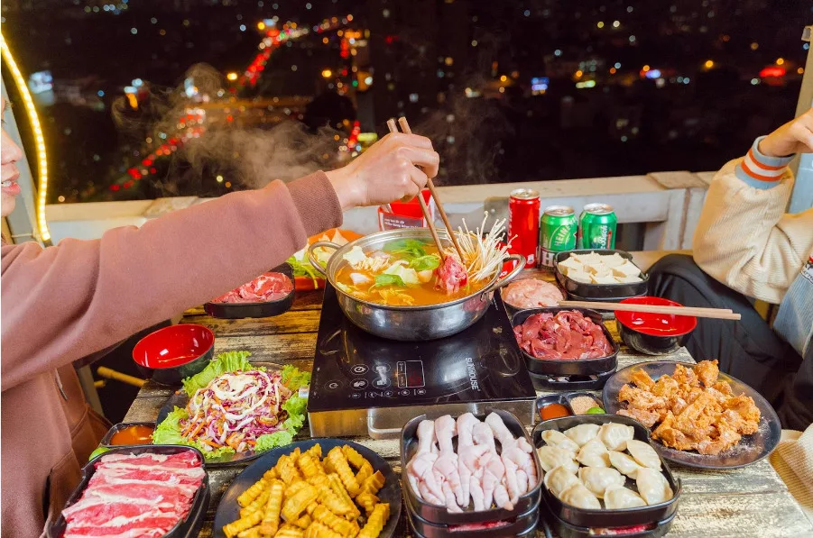 nineteen-rooftop-hotpot