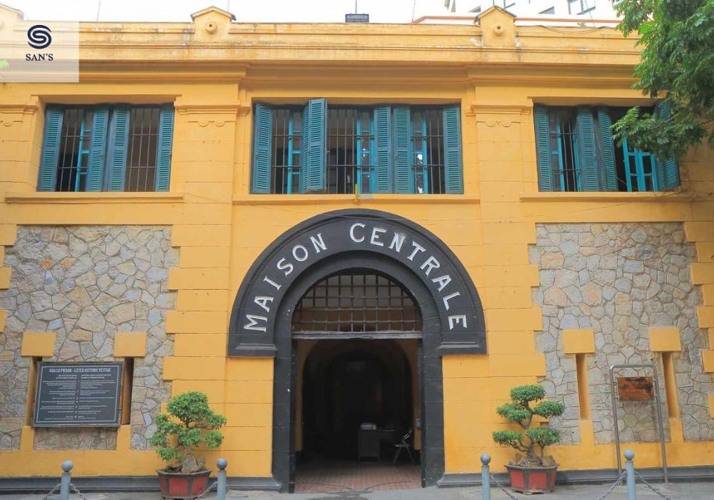 Hoa Lo Prison