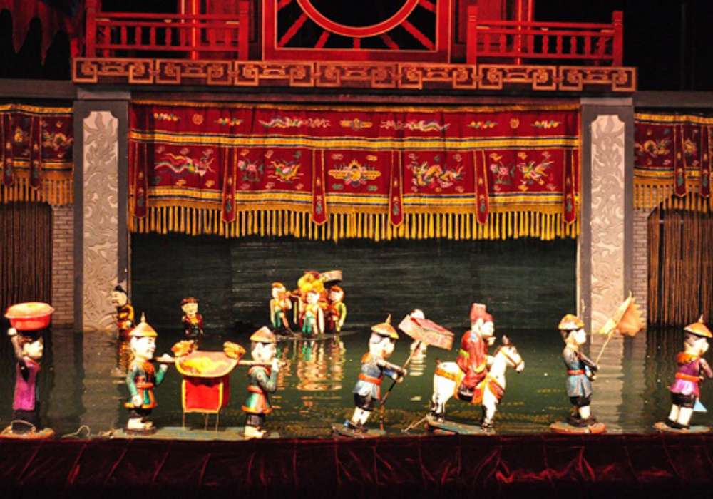 Show in Thanglong water puppet theater - to do in hoan kiem lake
