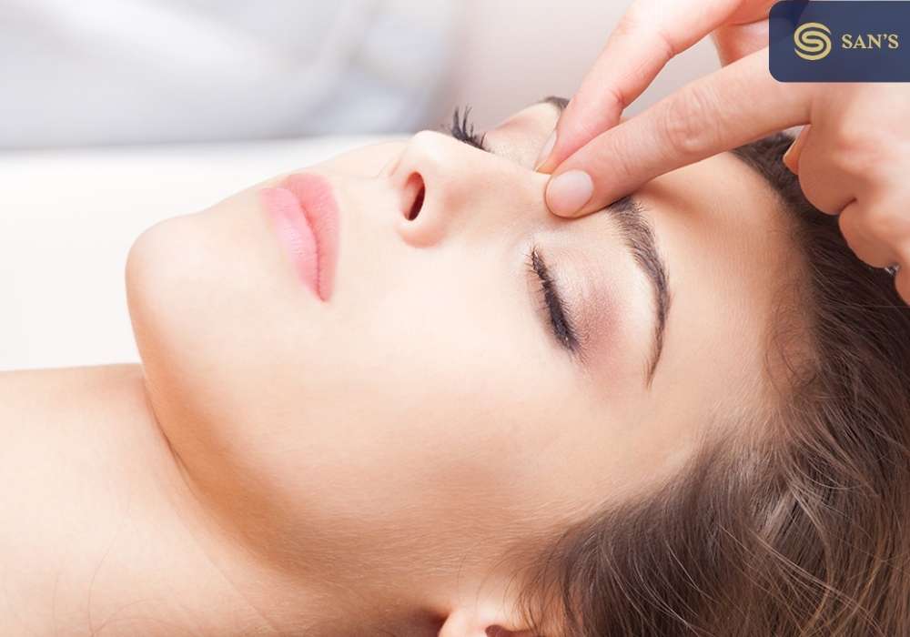 Facial Acupressure Massage
