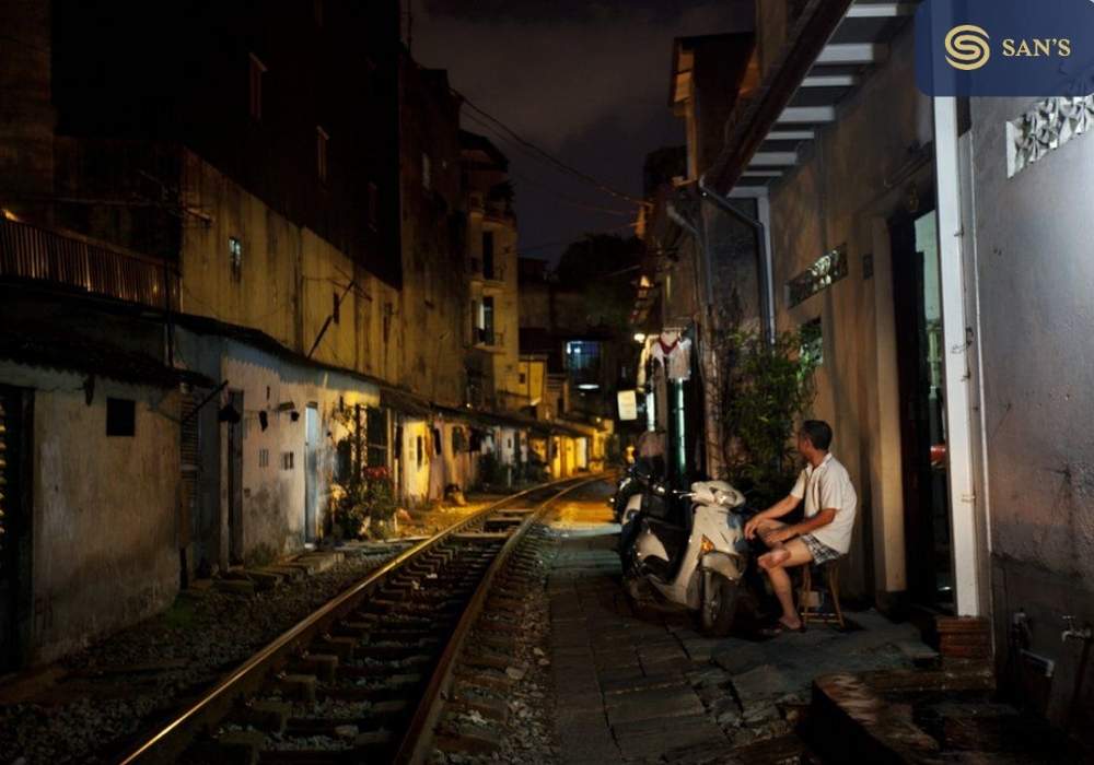 Hanoi Train Street at night