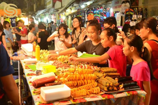 weekend night markets hanoi food