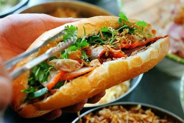 Journey To Discover Hanoi Food Culture banh mi