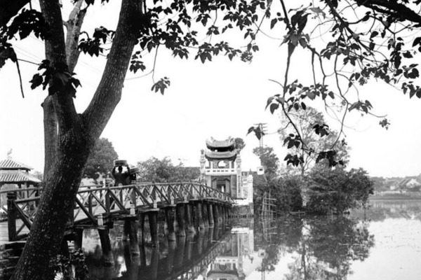 Ngoc Son Temple history