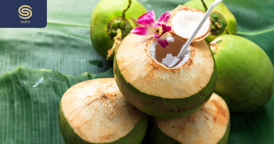 Coconut is very popular in Asia, a refreshing fruit containing many electrolytes. (Source: Collected)