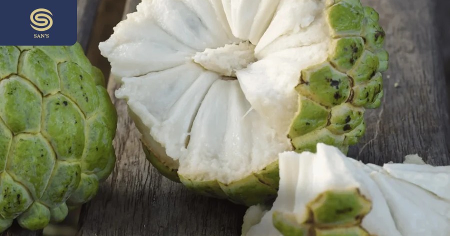 A fruit that has a sweet and soft taste when eaten ripe. (Source: Collected)