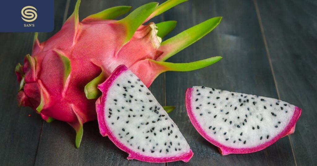 Dragon fruit is sweet and delicious, there are two types of dragon fruit with white flesh and red flesh. (Source: Collected)