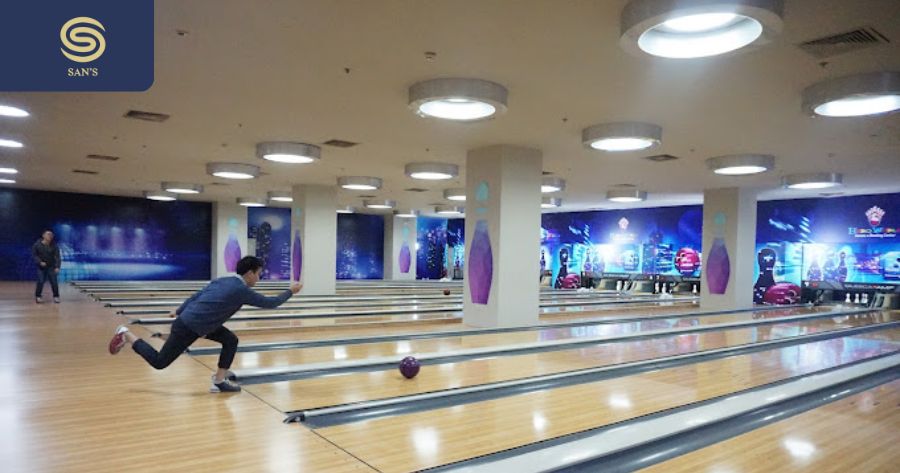 Heroworld-Bowling-and-Games-Center–Vincom-Royal-City