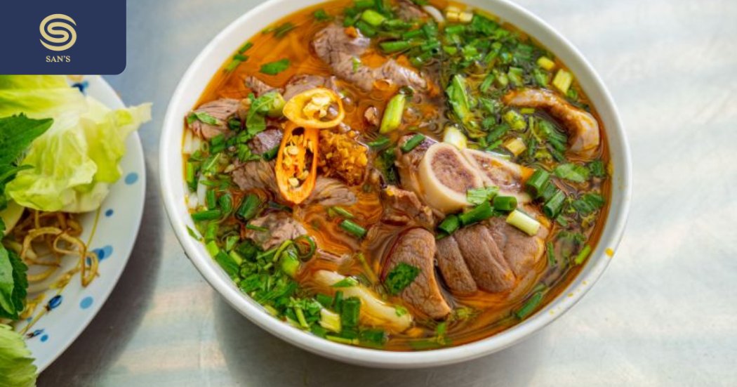 Hue beef noodle soup, a famous dish of Hue city as well as the central region (Source: Collected)